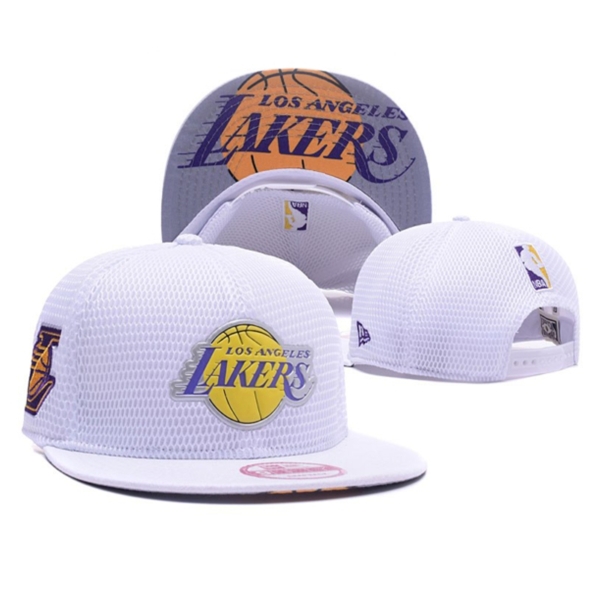 Снепбек Los Angeles Lakers Cool Down Trucker Mitchell & Ness White